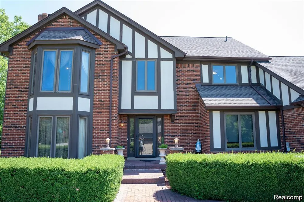 6651 Arlington Drive West Bloomfield Charter Township, MI 48322