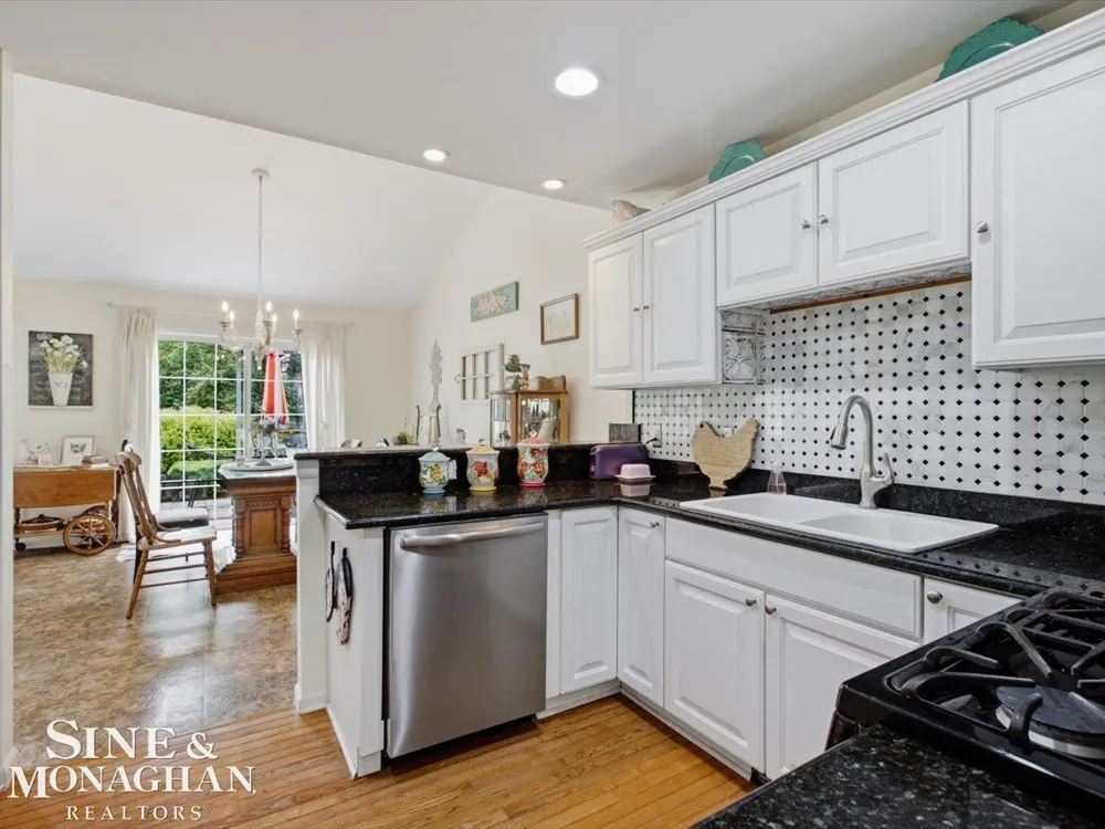 44619 Patricia Dr Drive Sterling Heights City, MI 48314