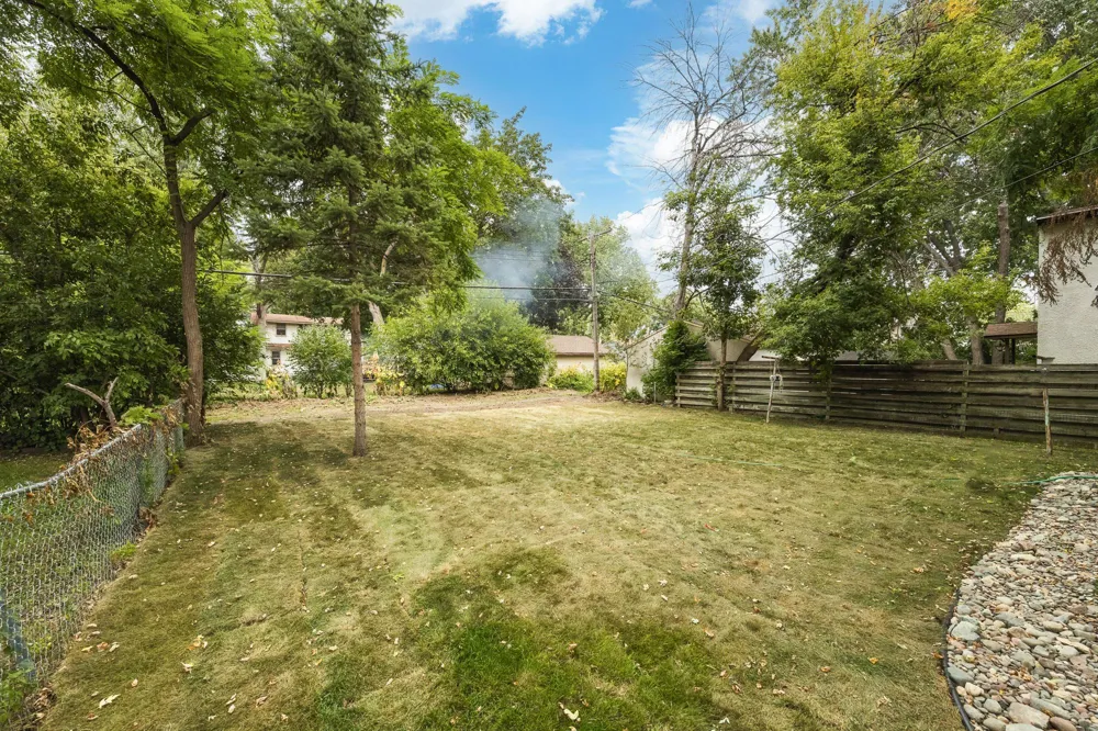 2715 17th Avenue E North Saint Paul, MN 55109