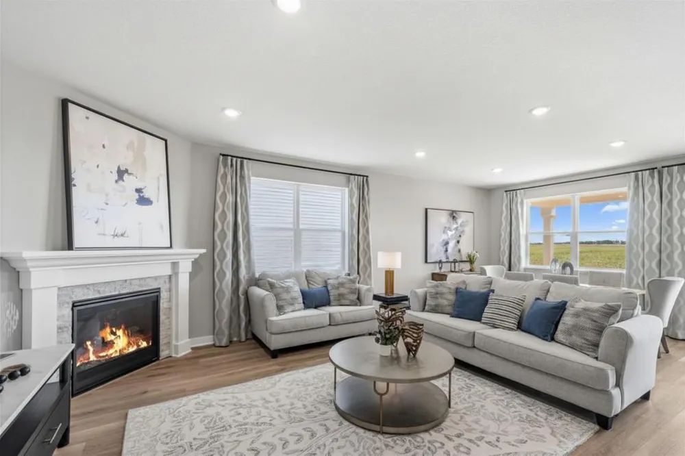 4723 Blake Way Woodbury, MN 55129