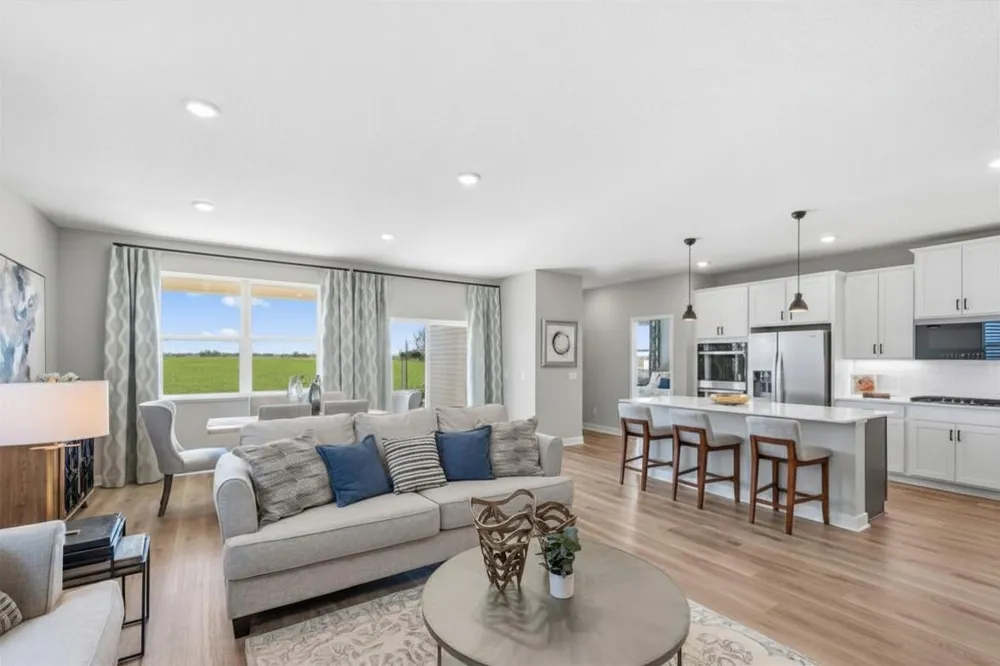 4723 Blake Way Woodbury, MN 55129