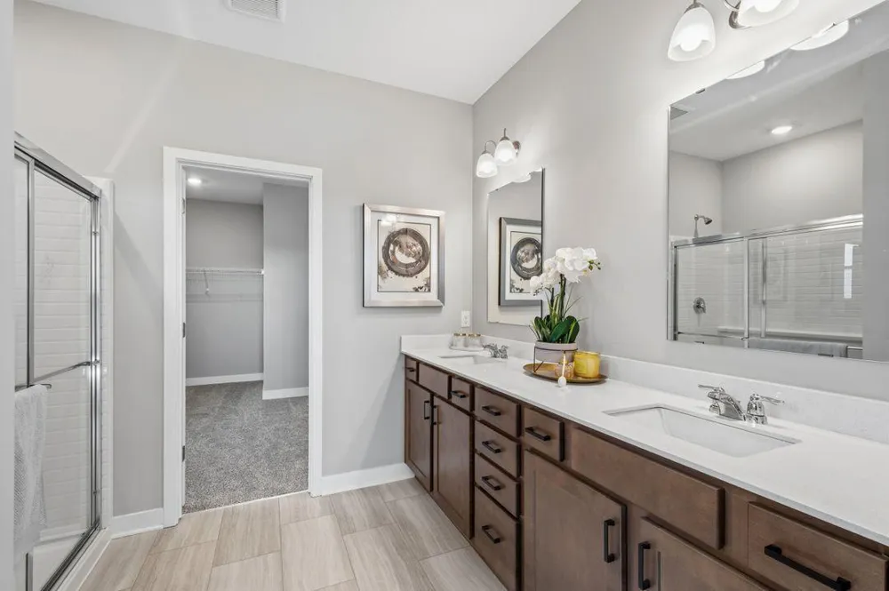 4723 Blake Way Woodbury, MN 55129