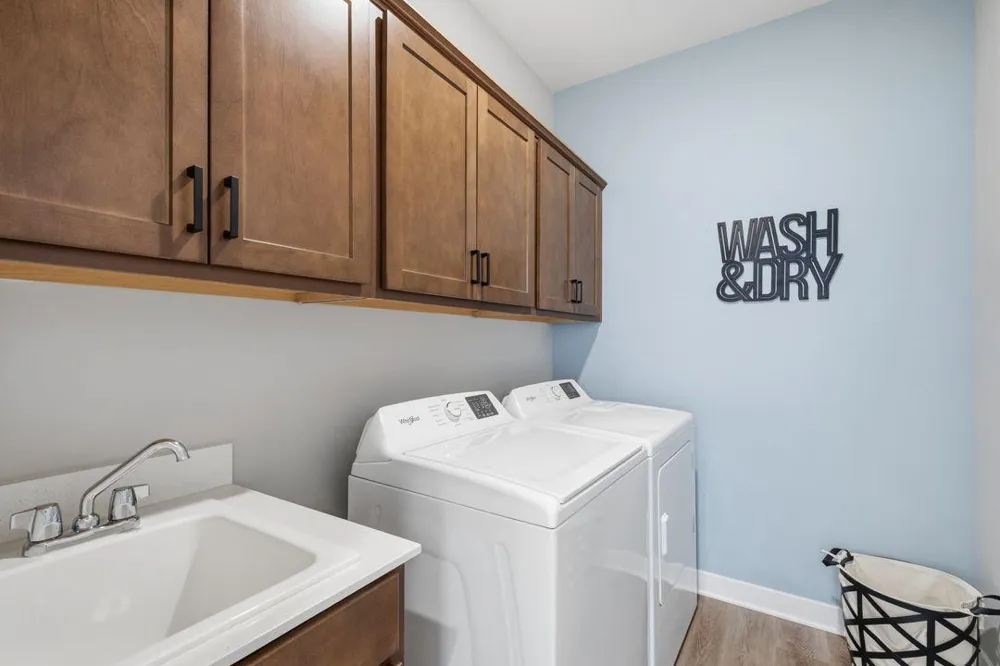 4723 Blake Way Woodbury, MN 55129