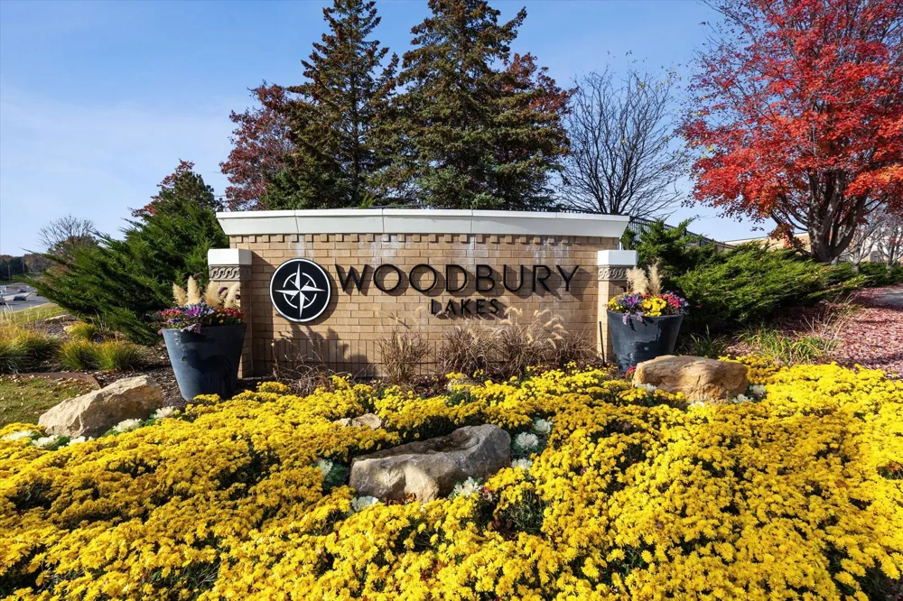 4723 Blake Way Woodbury, MN 55129