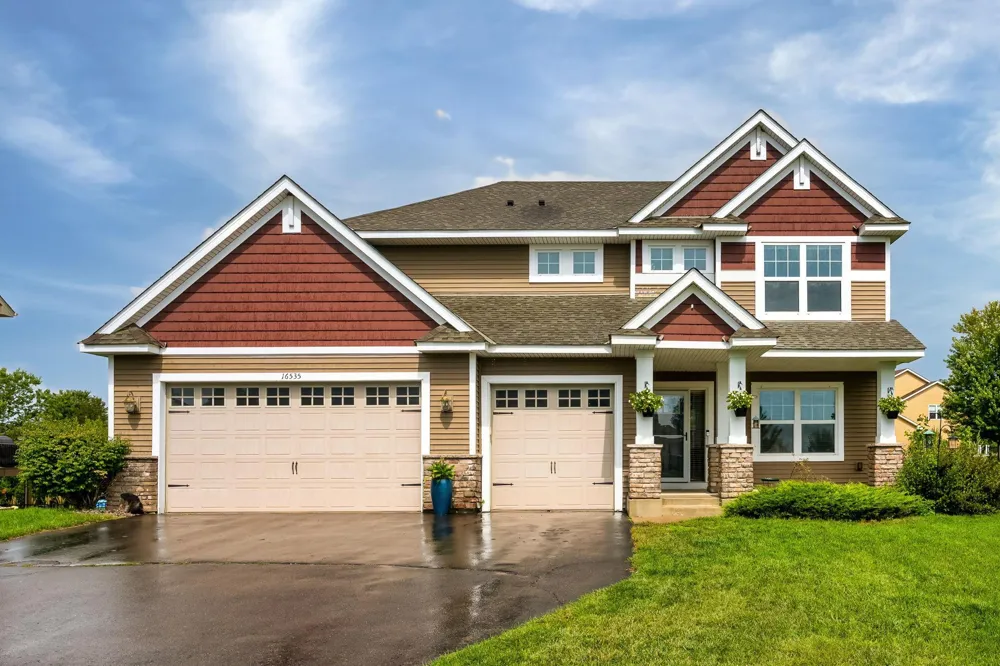 16535 Eventide Way Lakeville, MN 55044