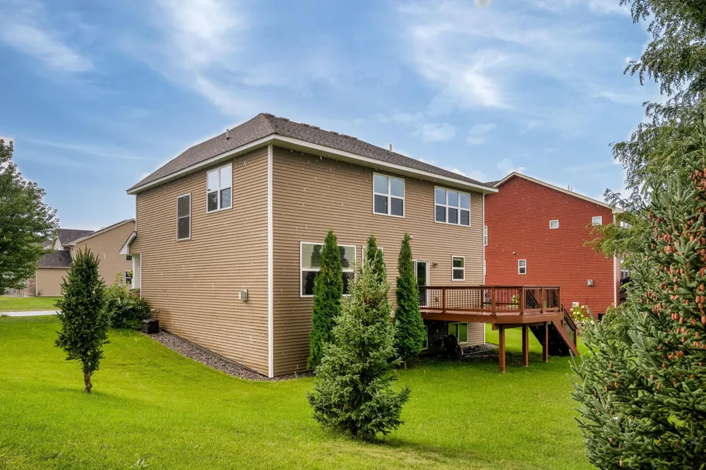 16535 Eventide Way Lakeville, MN 55044