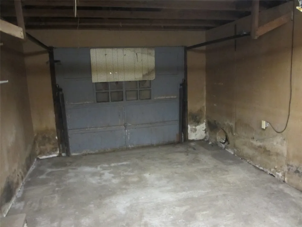 241 E main Street Van, TX 75790