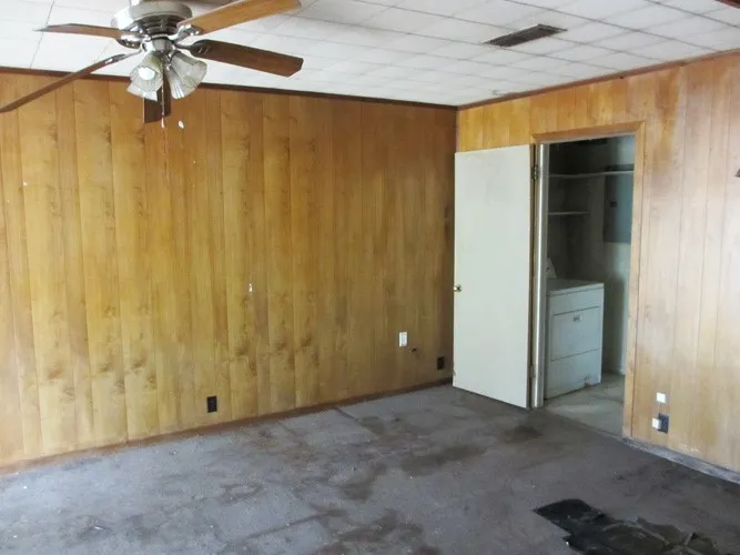 241 E main Street Van, TX 75790