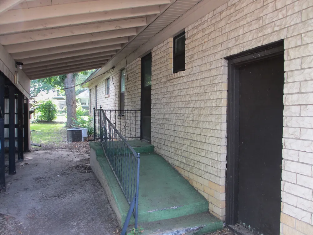 241 E main Street Van, TX 75790