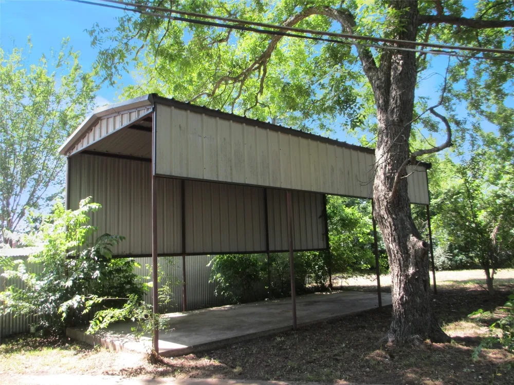 241 E main Street Van, TX 75790