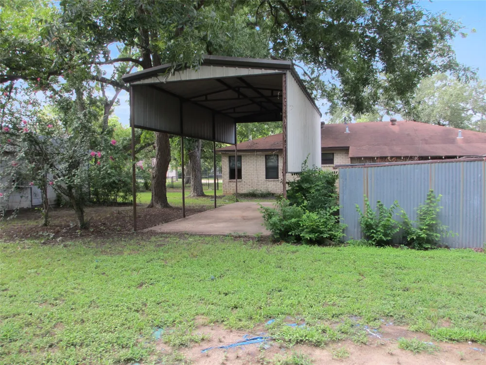 241 E main Street Van, TX 75790