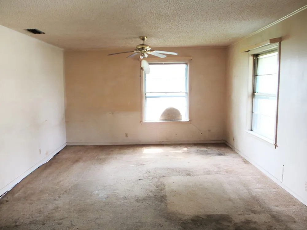 241 E main Street Van, TX 75790
