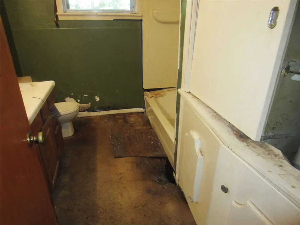 241 E main Street Van, TX 75790