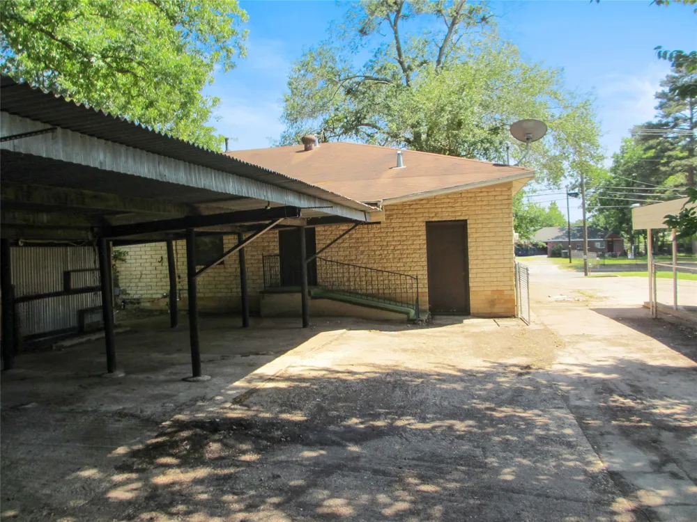 241 E main Street Van, TX 75790