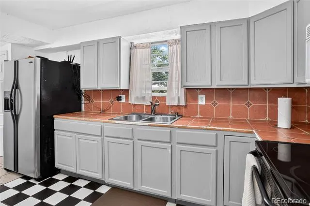 5715 Niagara Street Commerce City, CO 80022