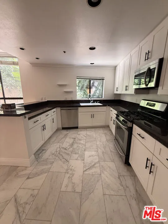 1238 S Holt Avenue #2 Los Angeles, CA 90035