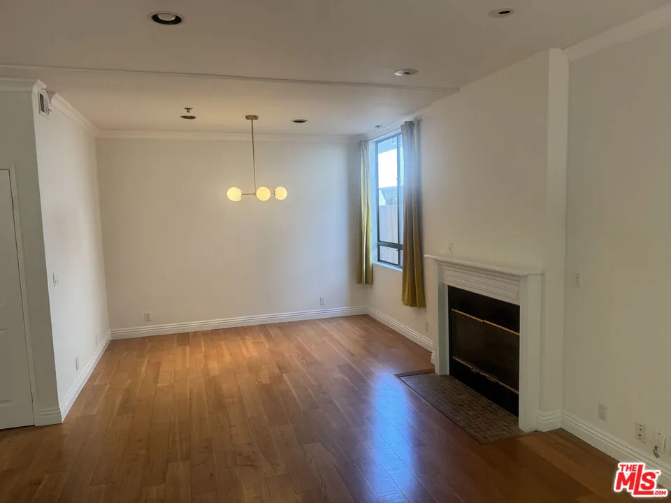 1238 S Holt Avenue #2 Los Angeles, CA 90035