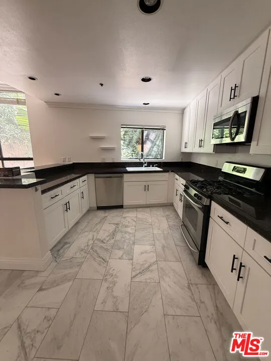 1238 S Holt Avenue #2 Los Angeles, CA 90035