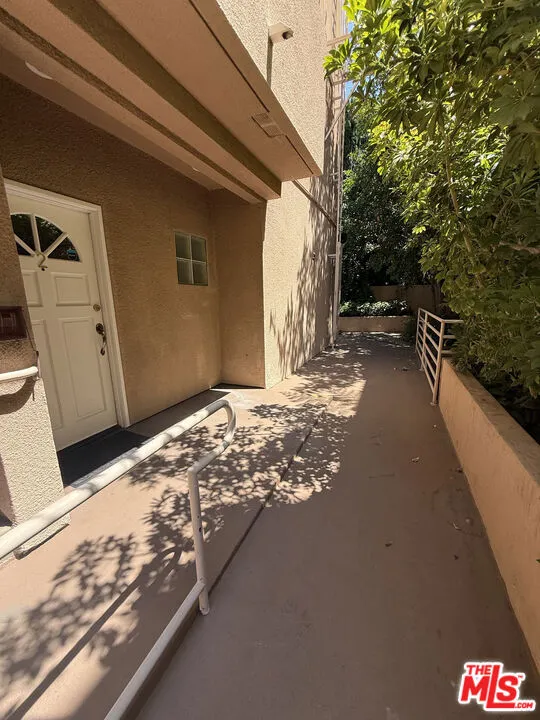 1238 S Holt Avenue #2 Los Angeles, CA 90035