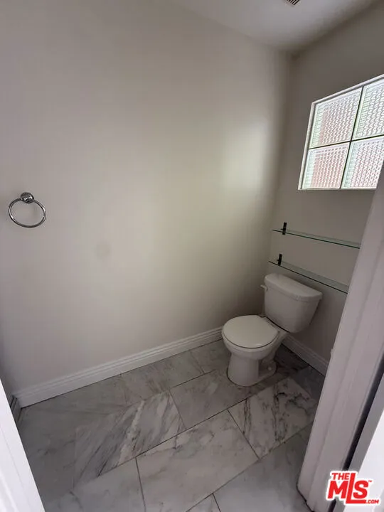 1238 S Holt Avenue #2 Los Angeles, CA 90035