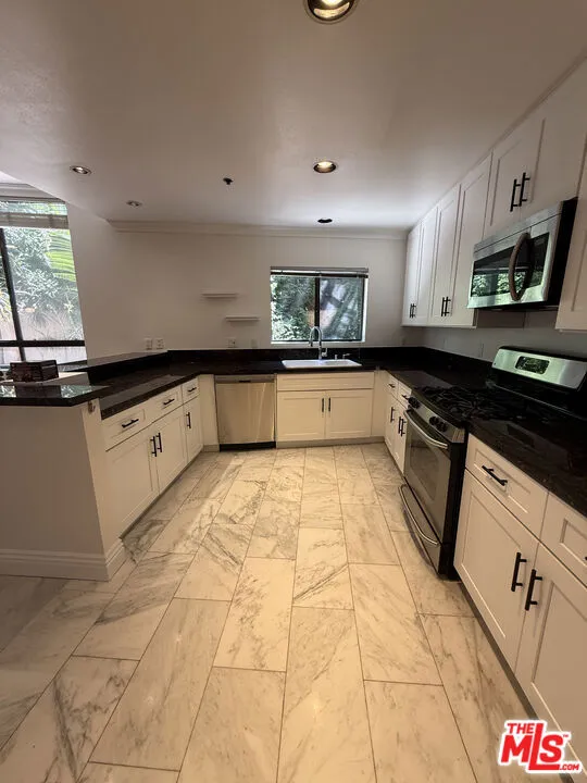 1238 S Holt Avenue #2 Los Angeles, CA 90035