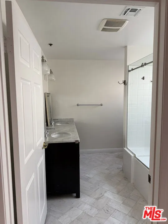 1238 S Holt Avenue #2 Los Angeles, CA 90035