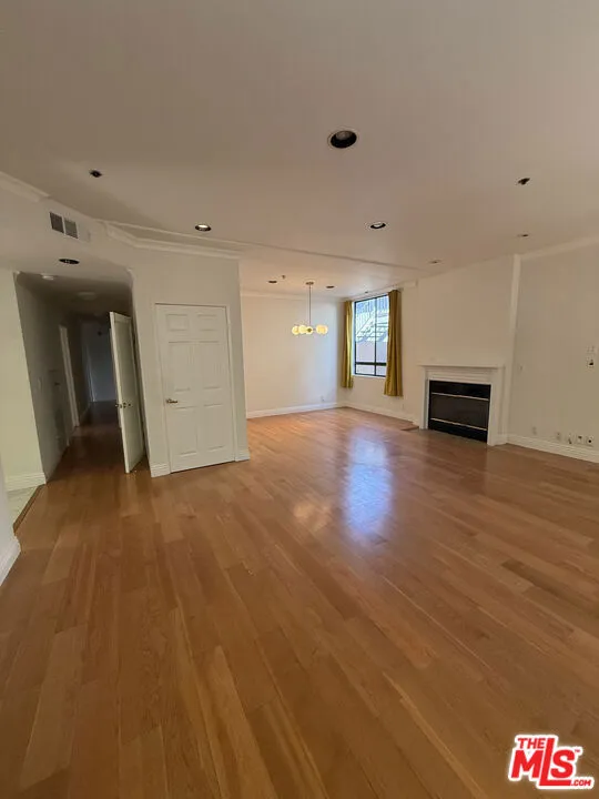 1238 S Holt Avenue #2 Los Angeles, CA 90035
