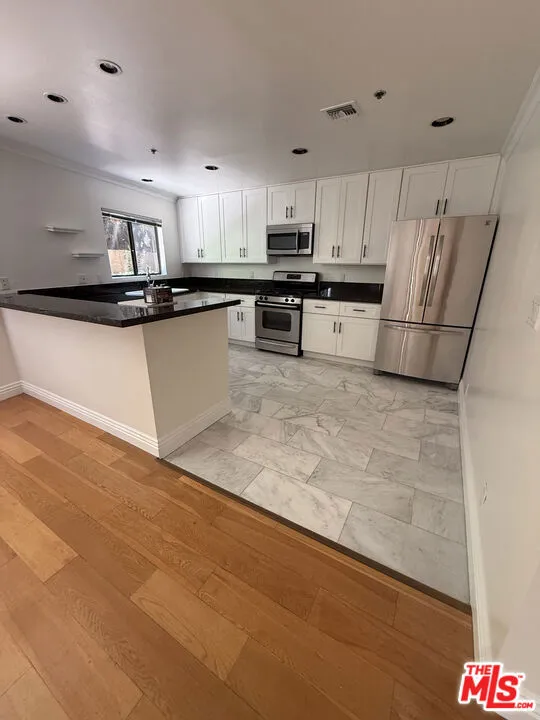 1238 S Holt Avenue #2 Los Angeles, CA 90035