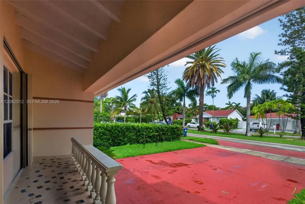 1590 NE 110th St Miami, FL 33161