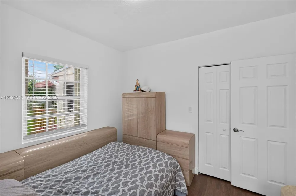 1590 NE 110th St Miami, FL 33161