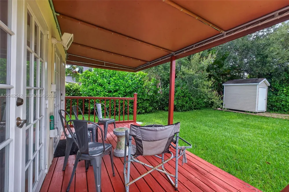 1590 NE 110th St Miami, FL 33161