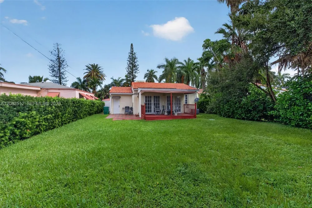 1590 NE 110th St Miami, FL 33161