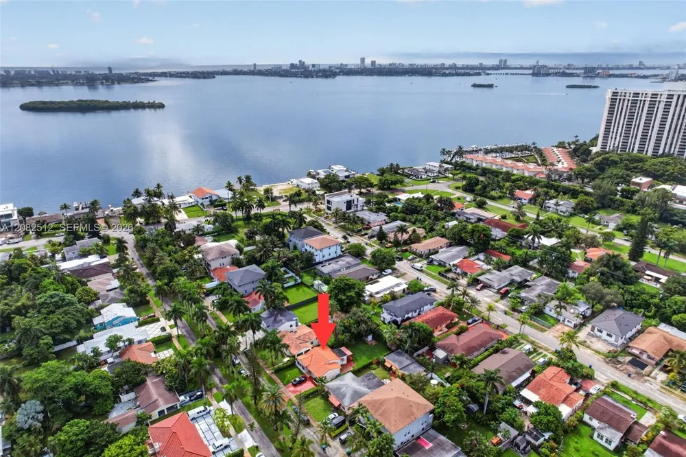 1590 NE 110th St Miami, FL 33161