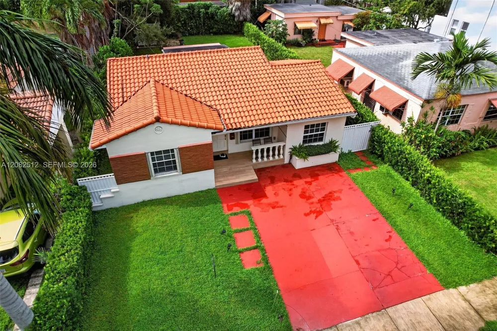 1590 NE 110th St Miami, FL 33161