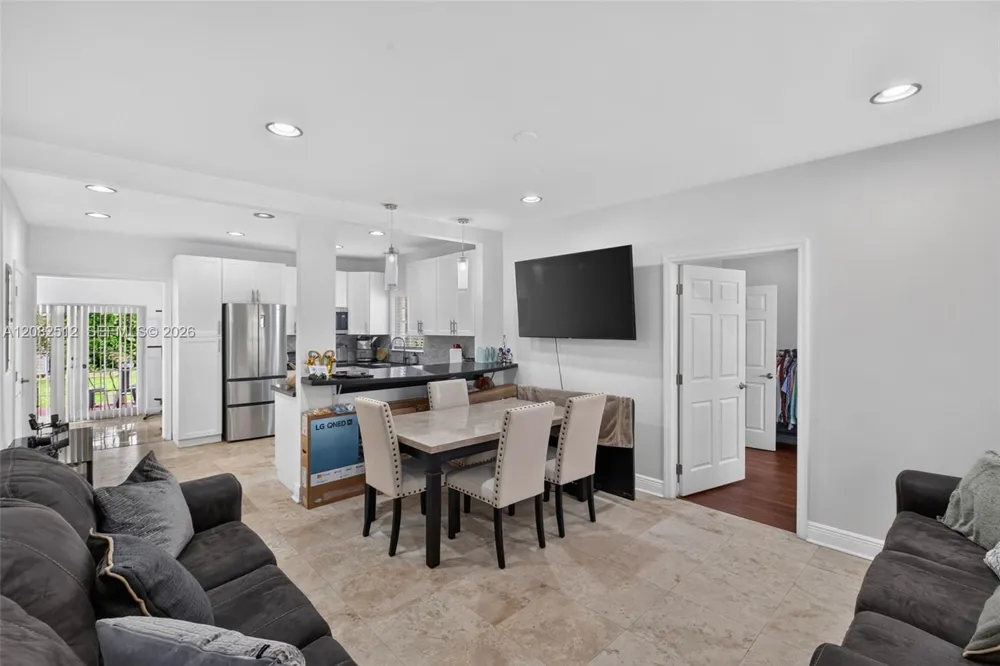 1590 NE 110th St Miami, FL 33161