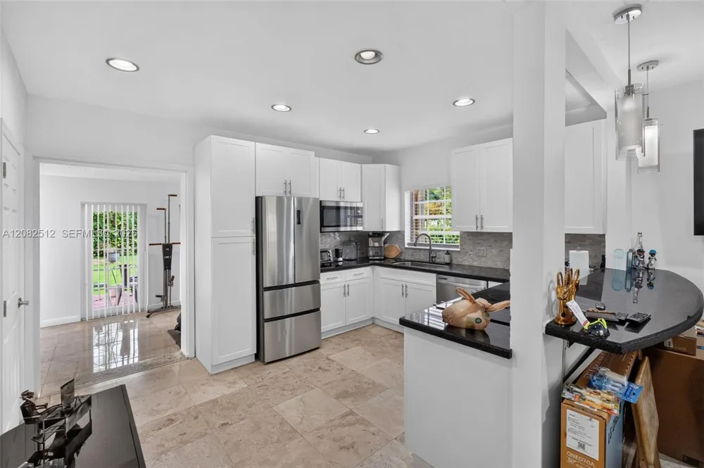 1590 NE 110th St Miami, FL 33161
