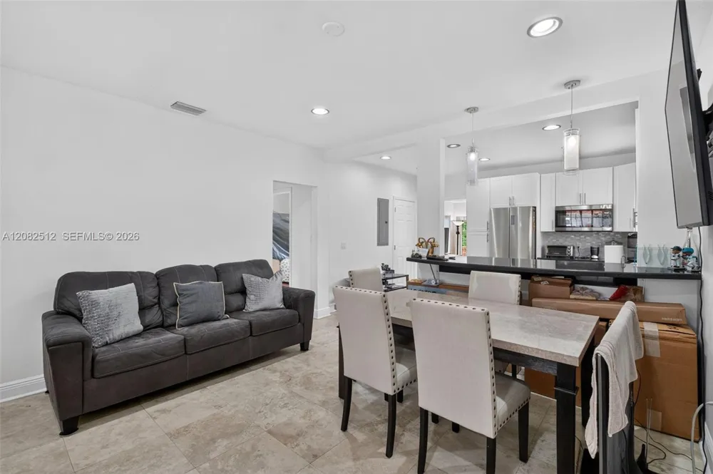 1590 NE 110th St Miami, FL 33161