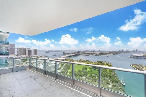 900 Biscayne Blvd #3007