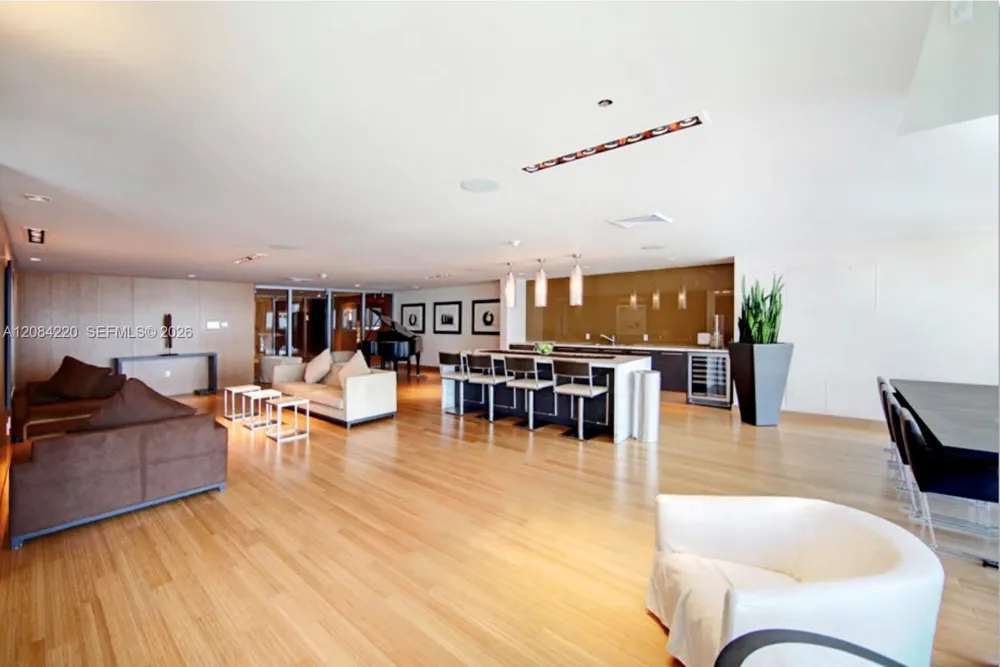 900 Biscayne Blvd #3007 Miami, FL 33132