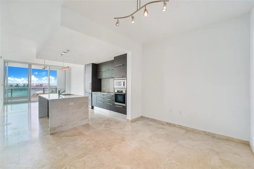 900 Biscayne Blvd #3007 Miami, FL 33132