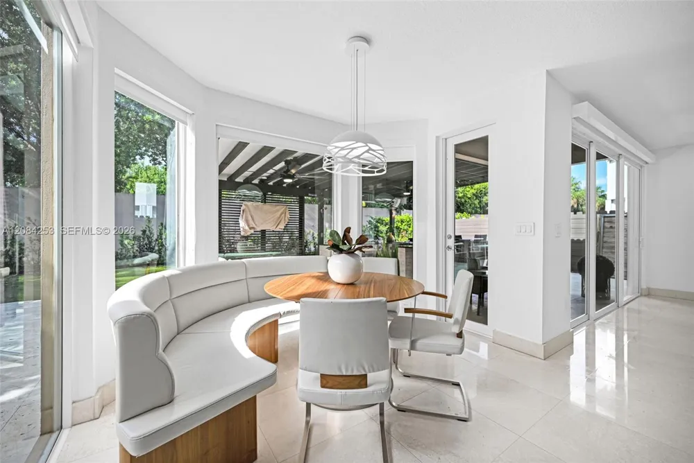 10957 NW 73rd Ter Doral, FL 33178