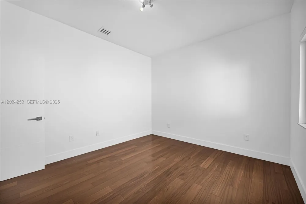 10957 NW 73rd Ter Doral, FL 33178