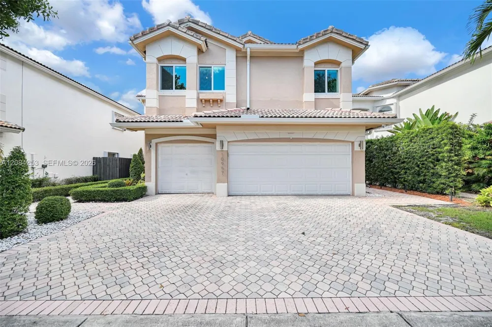 10957 NW 73rd Ter Doral, FL 33178
