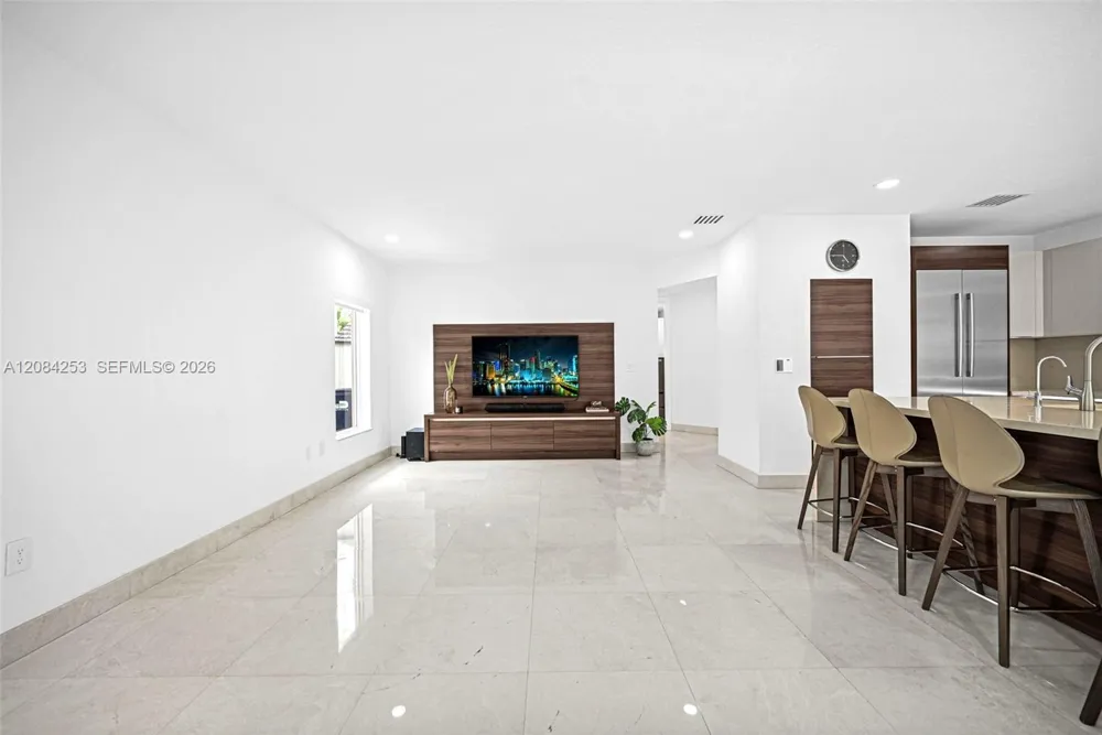 10957 NW 73rd Ter Doral, FL 33178