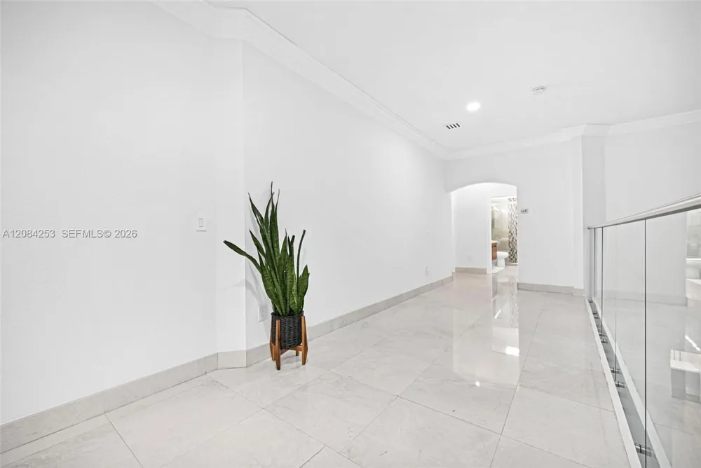 10957 NW 73rd Ter Doral, FL 33178