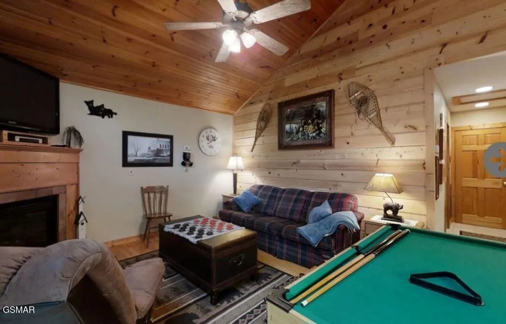 335 Greenwood Way Pigeon Forge, TN 37863