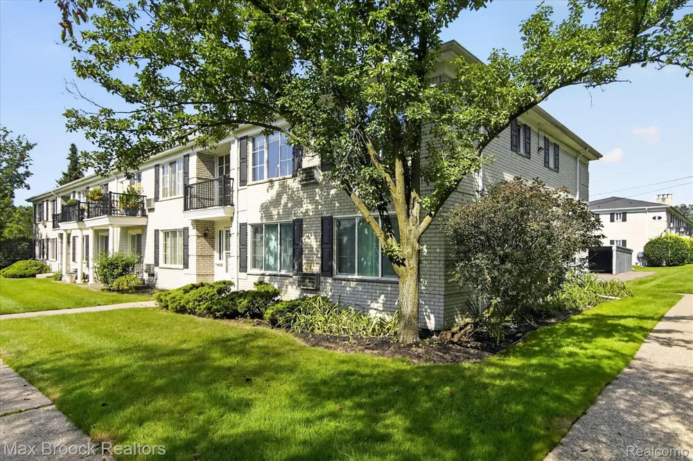 100 W Hickory Grove Road #C6 Bloomfield Charter Township, MI 48304