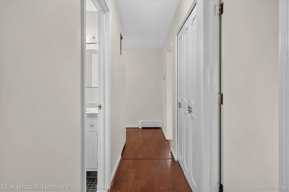 100 W Hickory Grove Road #C6 Bloomfield Charter Township, MI 48304