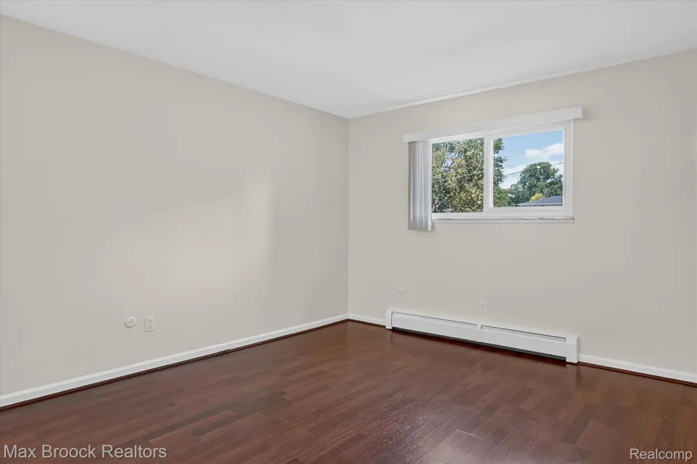 100 W Hickory Grove Road #C6 Bloomfield Charter Township, MI 48304
