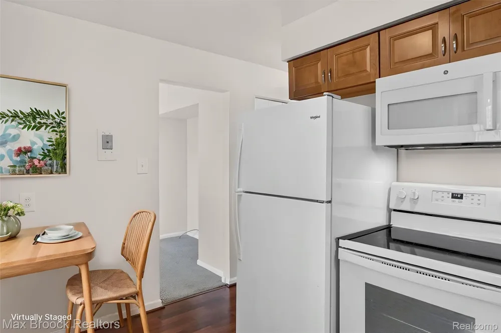 100 W Hickory Grove Road #C6 Bloomfield Charter Township, MI 48304